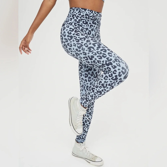 OFFLINE By Aerie Real Me High Waisted Twist Legging, Size Medium in Monaco Blue - Picture 2 of 8